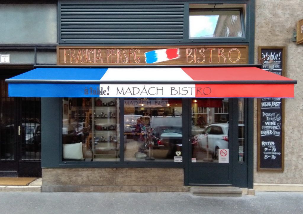 Napellenzők francia trikolorban