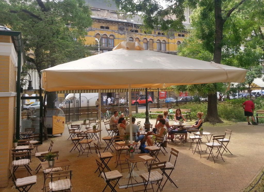 Napernyő -Hunyadi tér