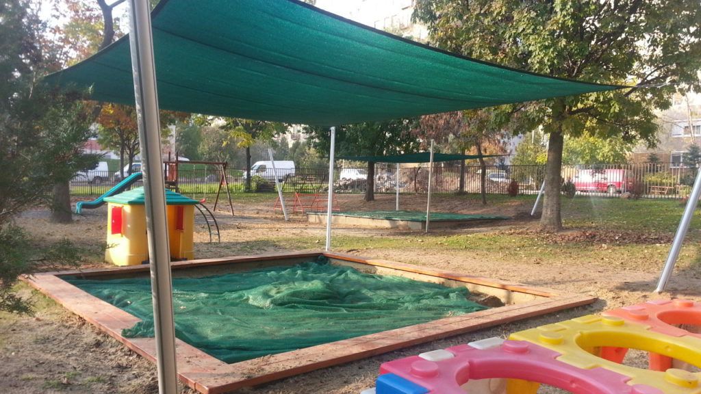 Gyerekkacaj a napvitorla alatt