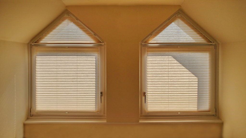 Variáció pliszéfüggönyre