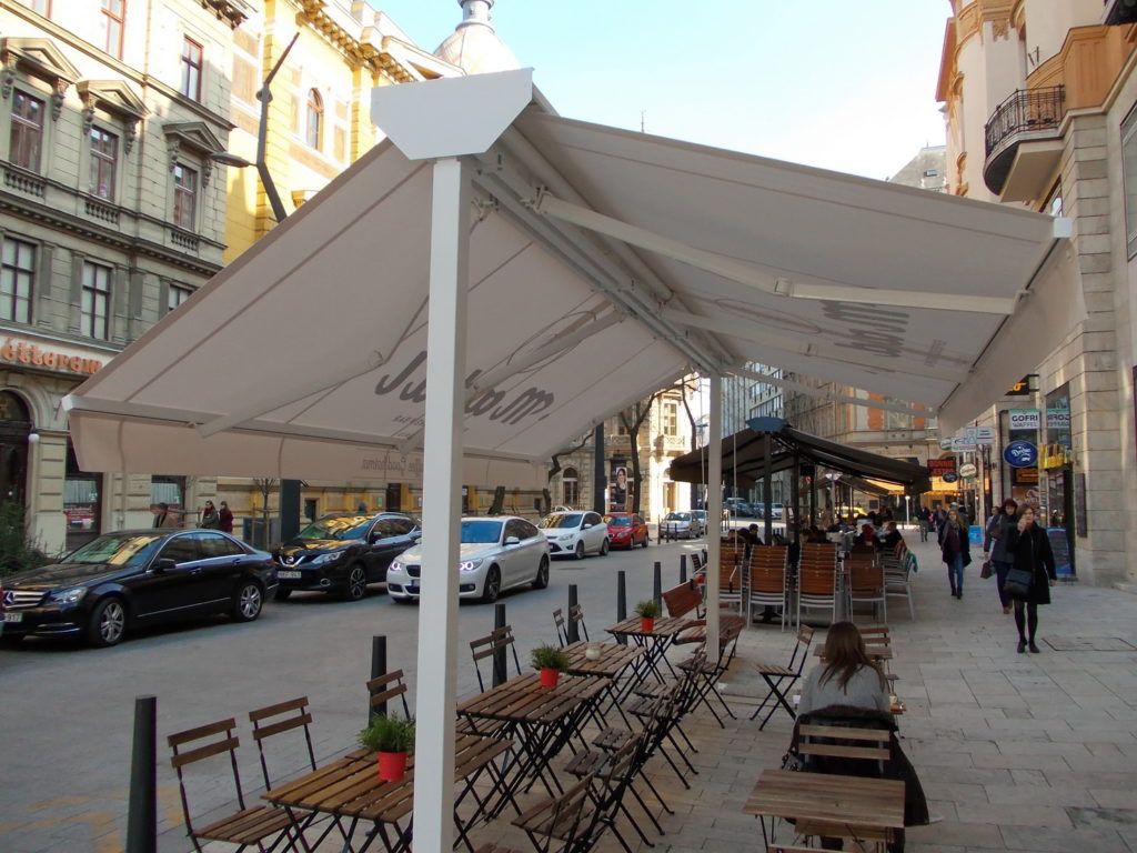 Sátras copertină -Budapest Ferenciek tere