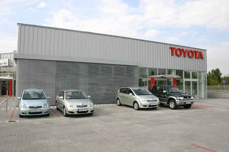 Zsaluzia -Toyota márkakereskedés 1
