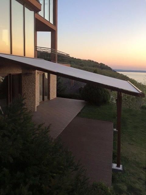 Sziesztázzon, akkor is, ha szeles az idő!