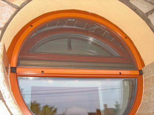 Válasz a poloskainvázióra: rovarhálót az ablakra, ajtóra