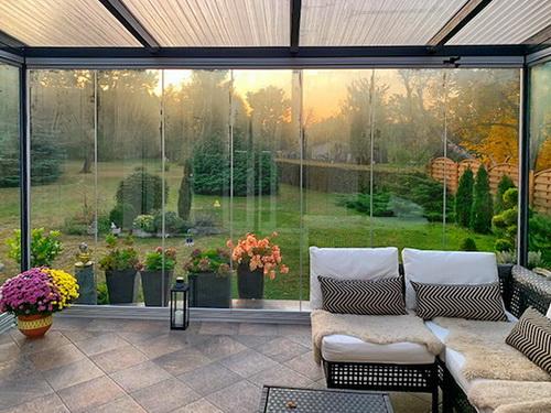 Pliszéfüggöny és az örök nyár