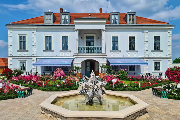 Nagyaron is ott vagyunk: a Luby-kastély copertinăi