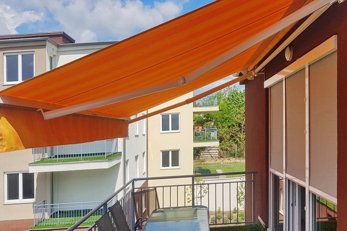 Új lakásban, újra a Rollstarral