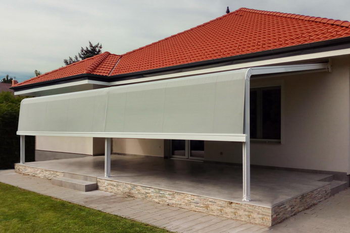 Terasz, kávézó, benzinkút: bevetésen a pergola